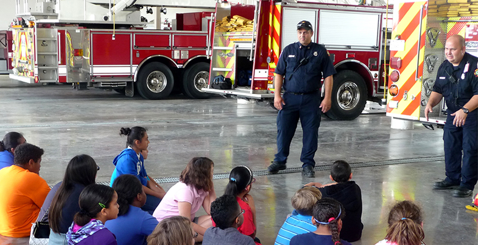 Live Oak Fire Department meeting with kids